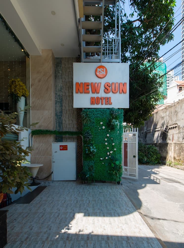 New Sun Hotel main