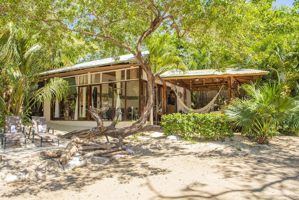 Ocho Artisan Bungalows - Adults Only main