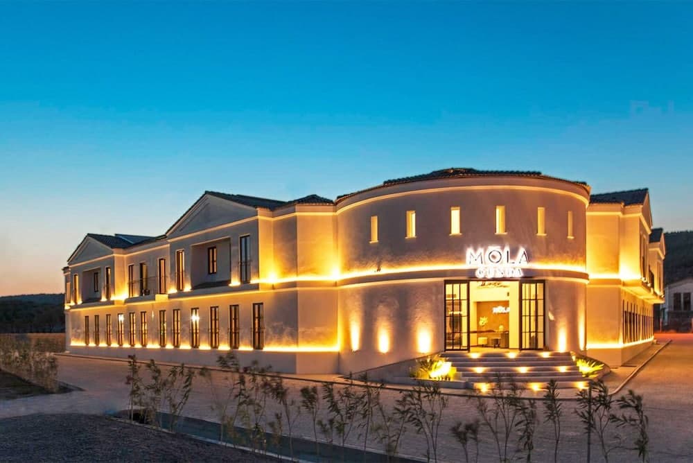 Mola Cunda Hotel main