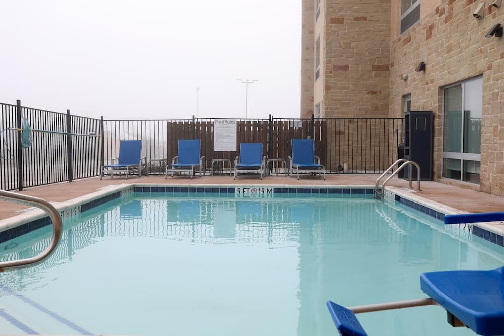Holiday Inn Express & Suites Forney main