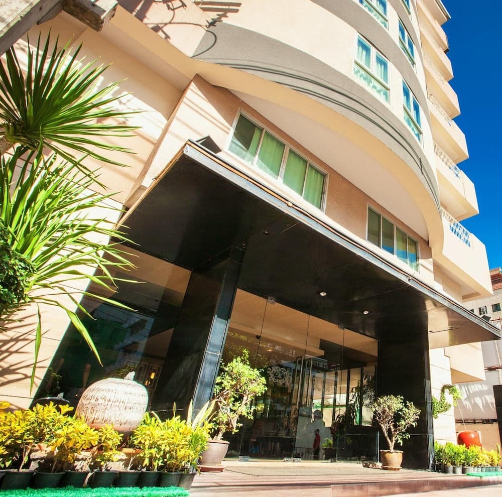MAC Boutique Suites main
