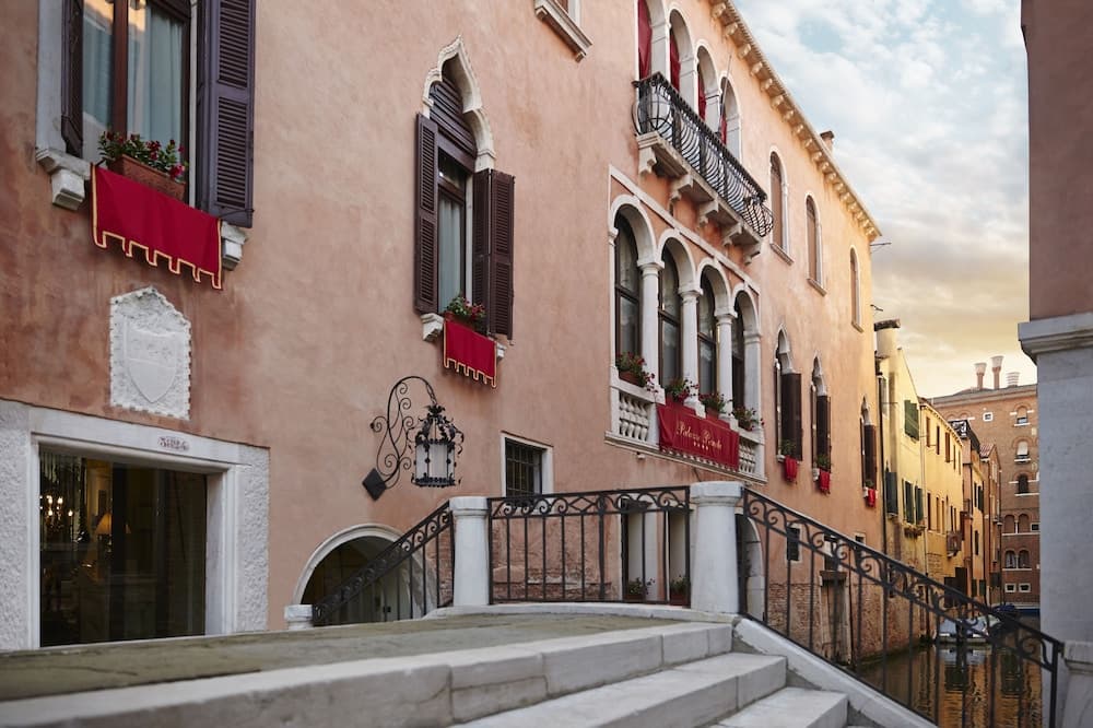 Palazzo Paruta main