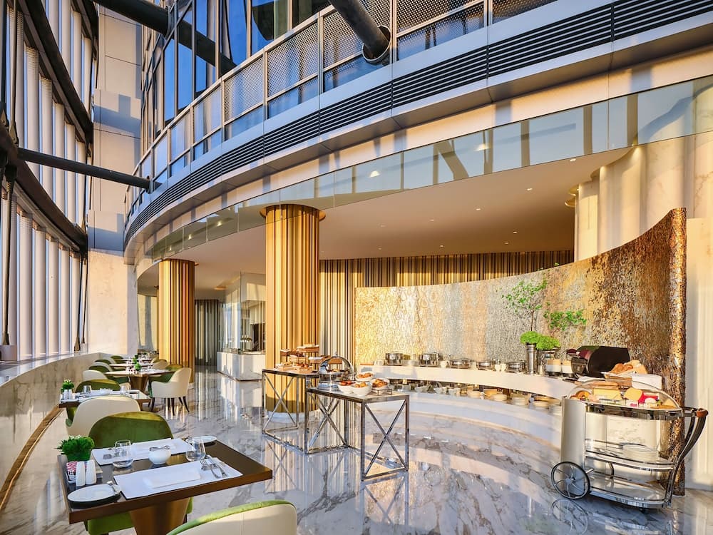 J Hotel, Shanghai Tower main