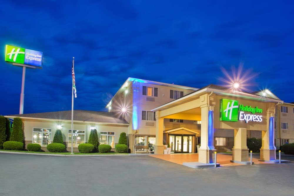 Holiday Inn Express Pendleton main