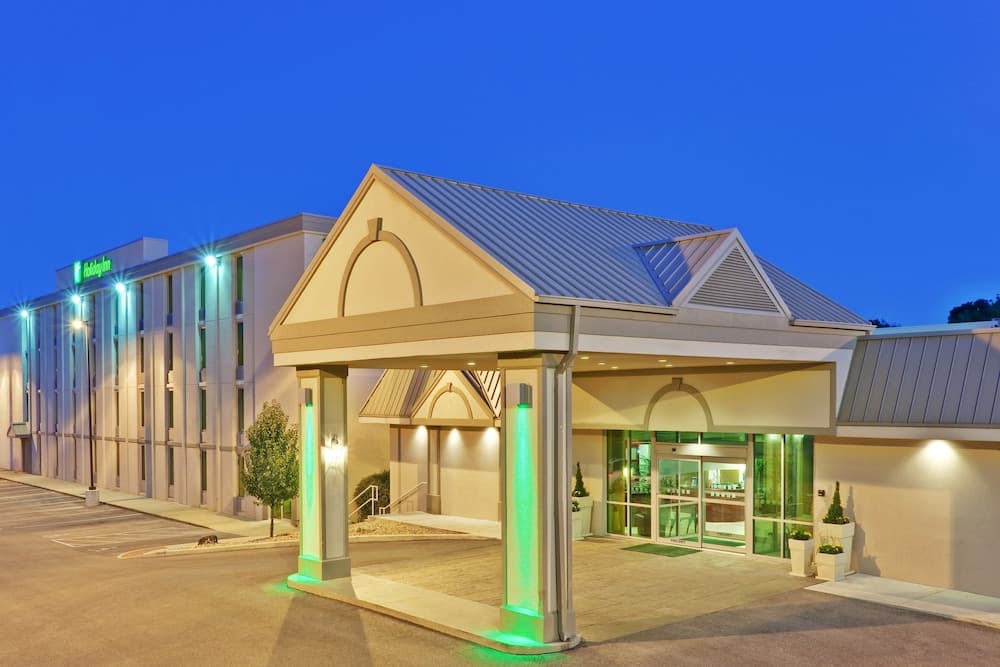 Holiday Inn Bloomington main