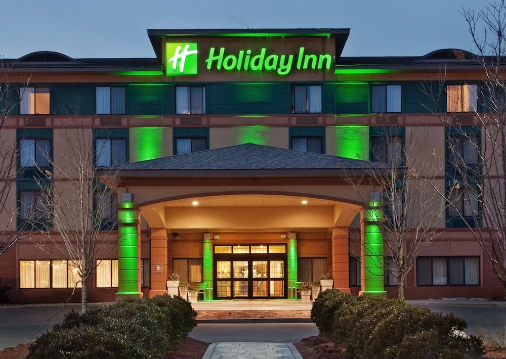 Holiday Inn Manchester Airport main
