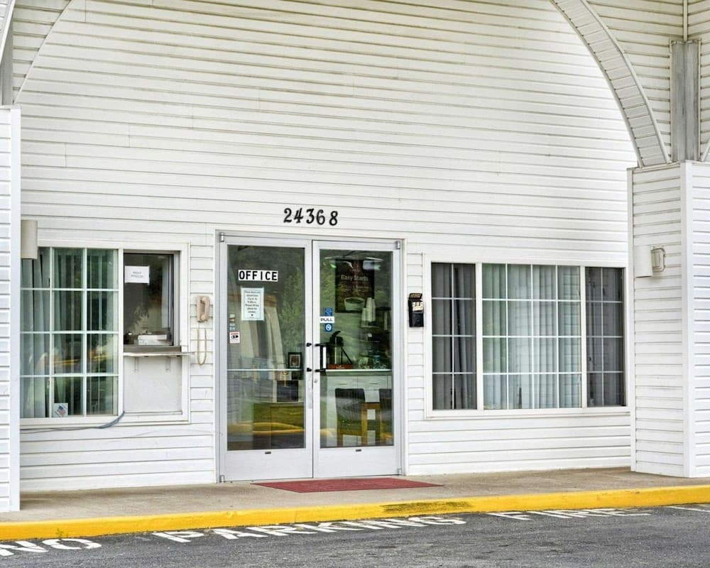Econo Lodge Ruther Glen main