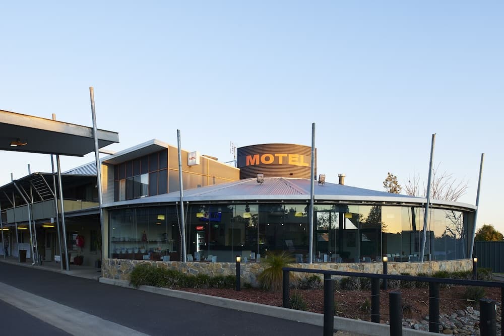 Station Motel main