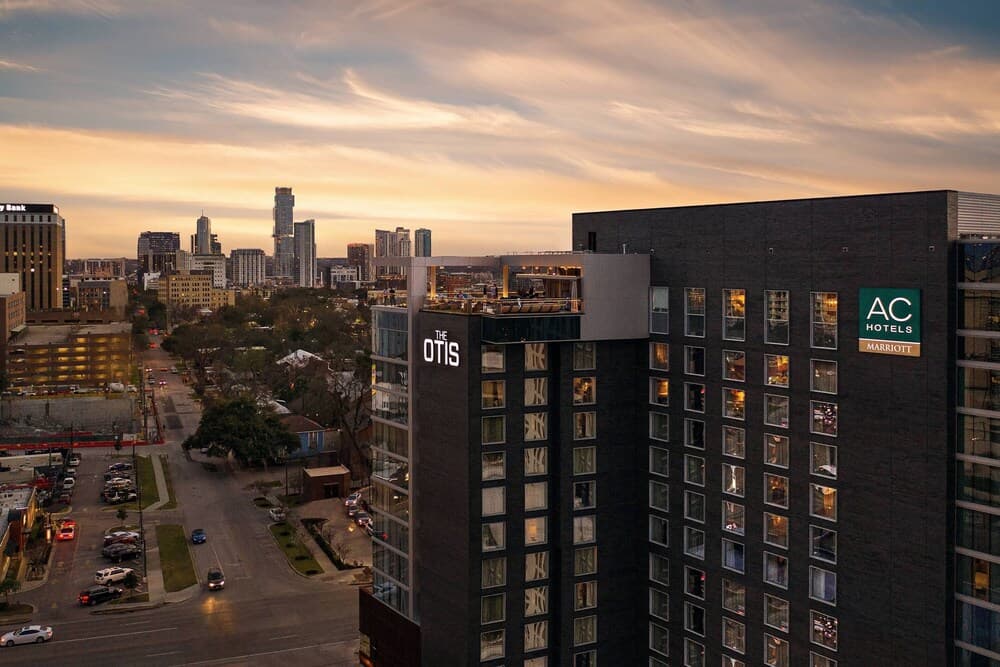 Ac Hotel Austin-University main