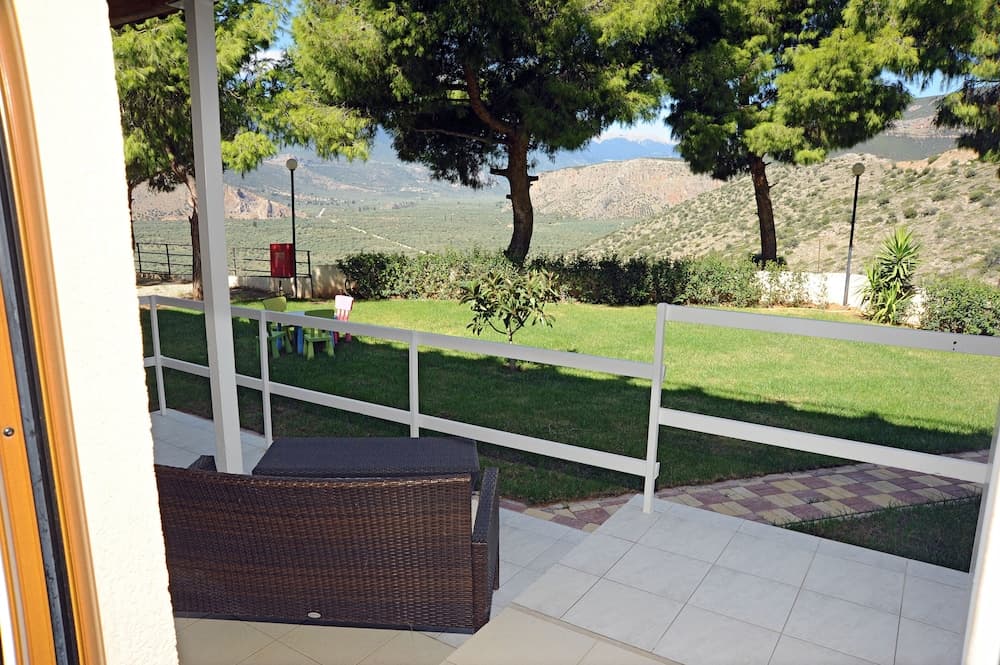 Chrissa Camping Rooms & Bungalows main
