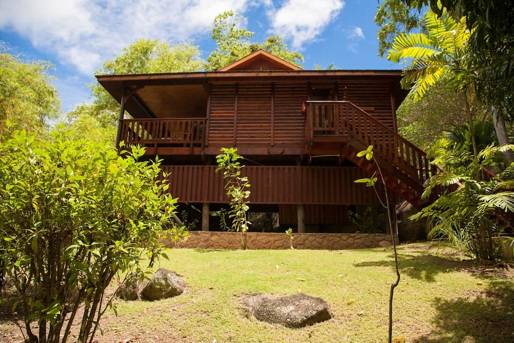 Cerf Island Resort main