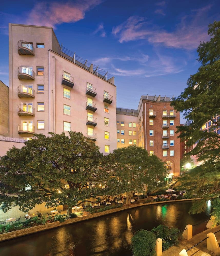 Club Wyndham Riverside Suites main