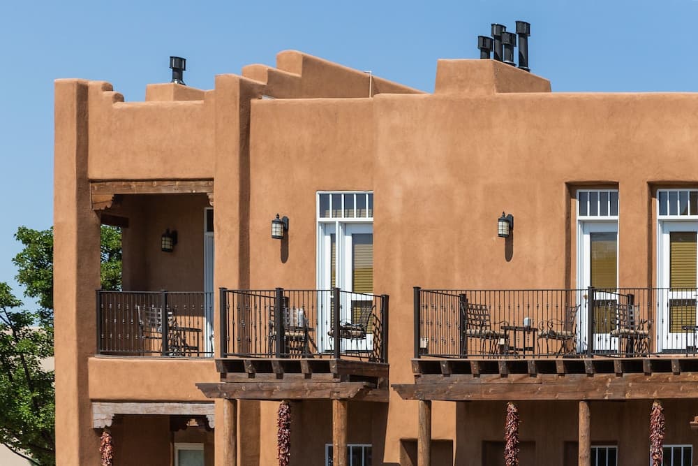 Piñon Court main