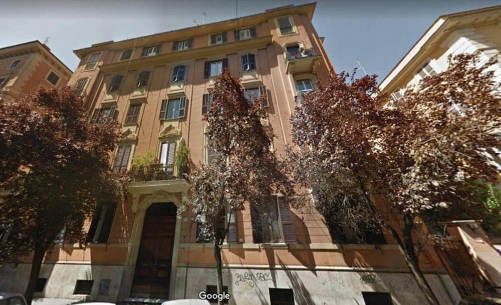 Charming Roma main