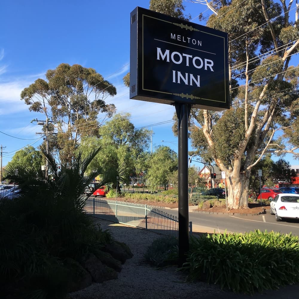 Melton Motor Inn And Apartments main