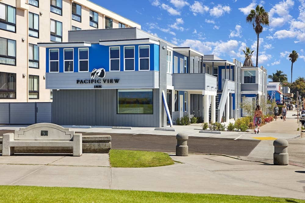 Pacific View Inn main