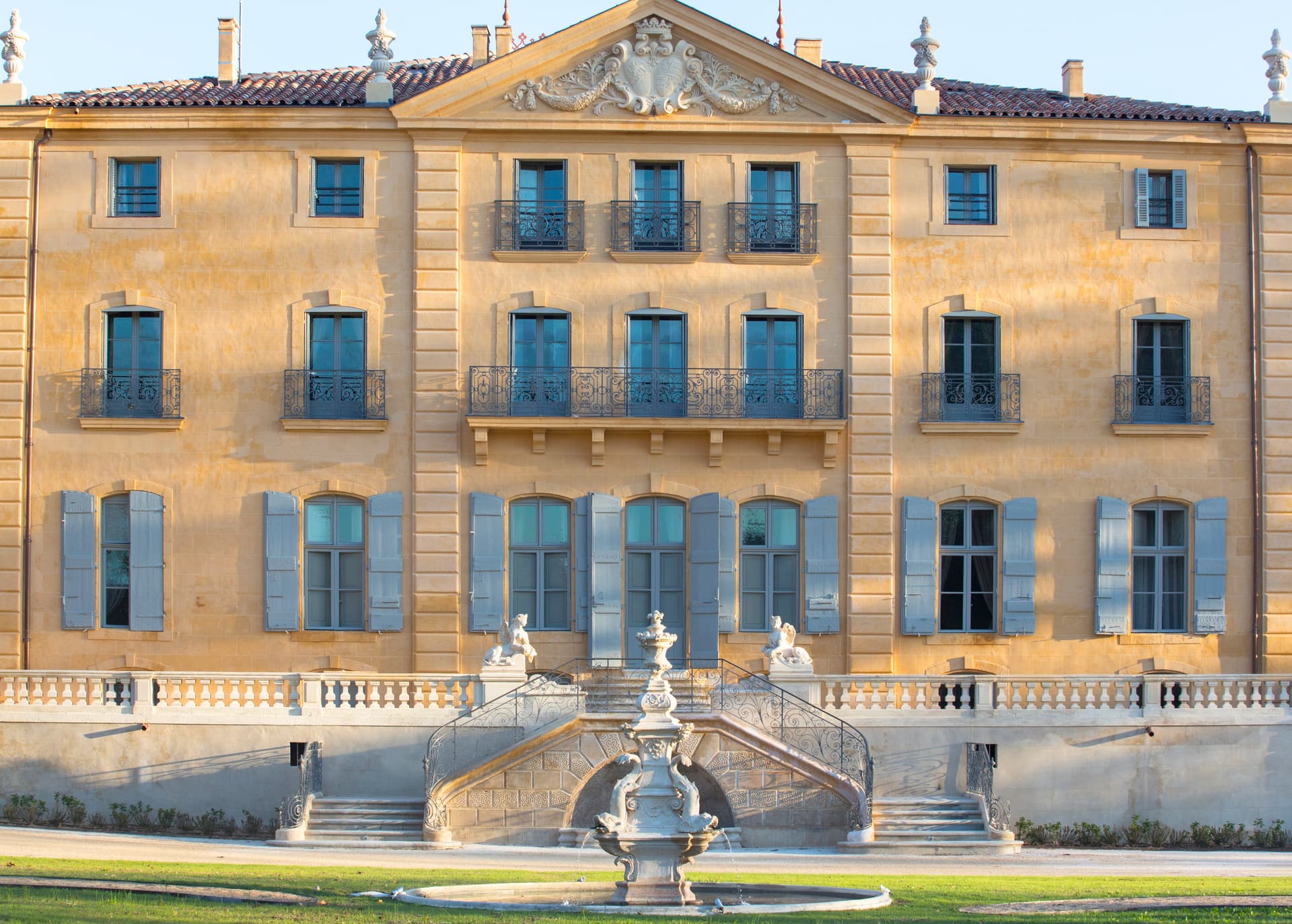Château de Fonscolombe main