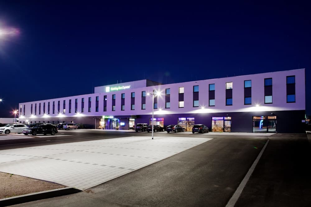Holiday Inn Express Ringsheim main