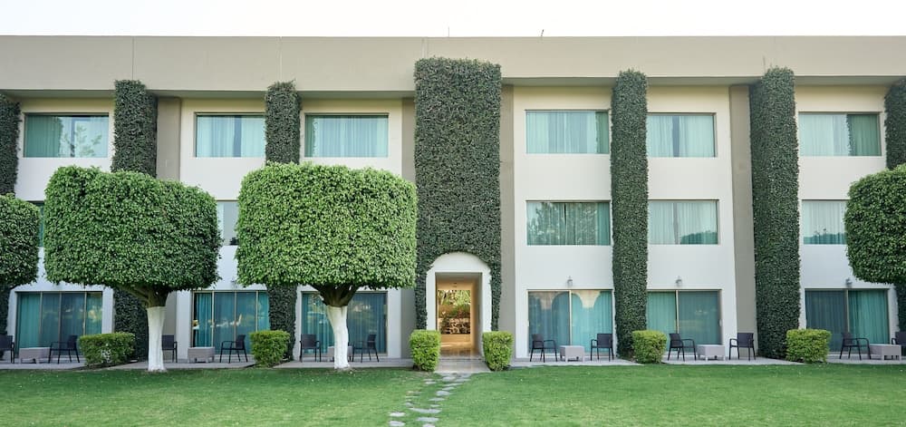 Hotel Estancia main
