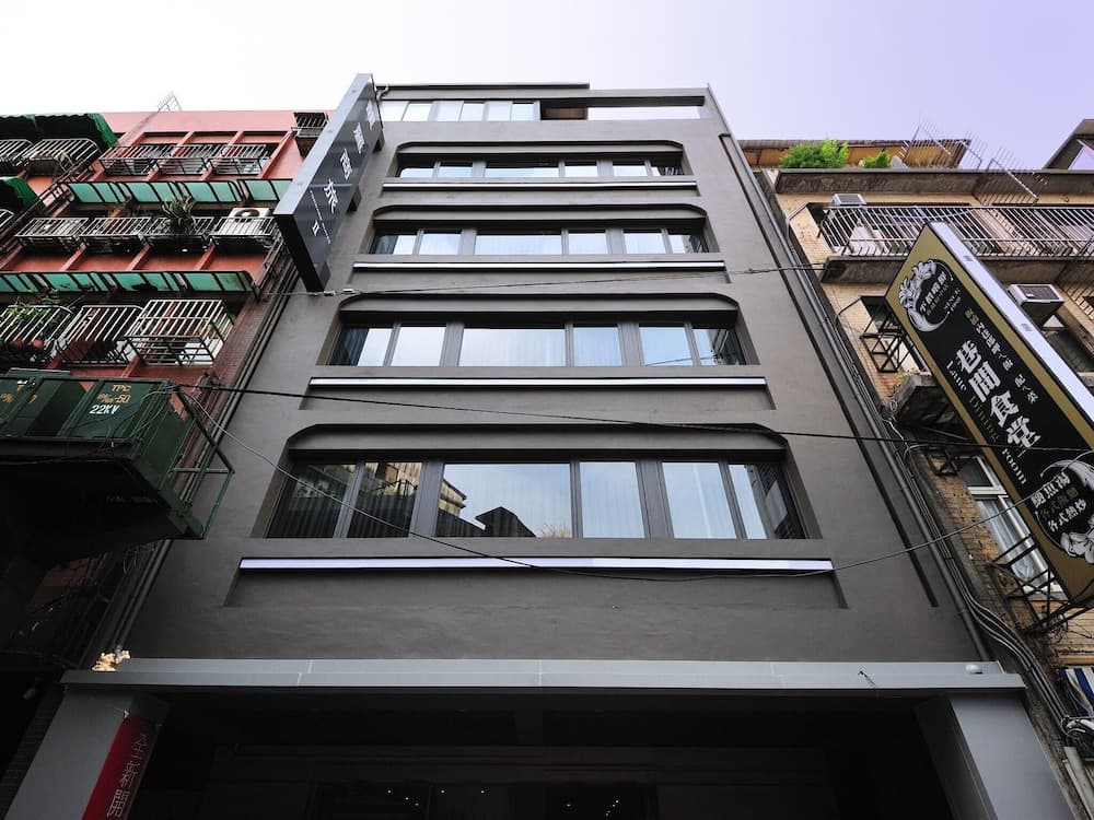 Forward Suites Ii