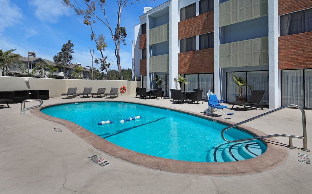 Holiday Inn Express Port Hueneme