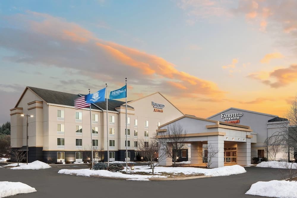 Fairfield Inn And Suites Plainville main