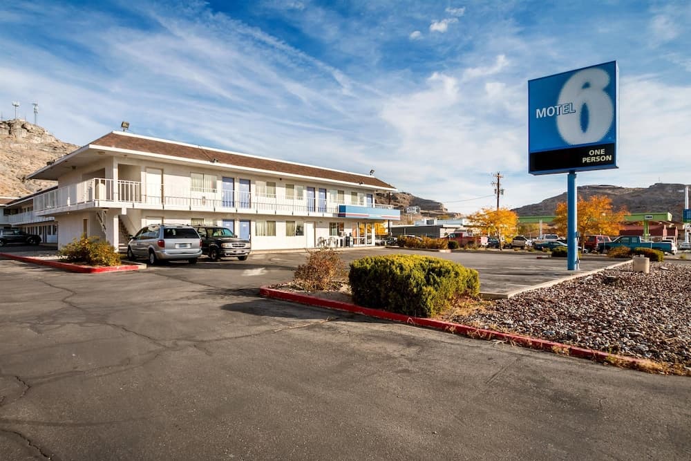 Motel 6 Wendover main