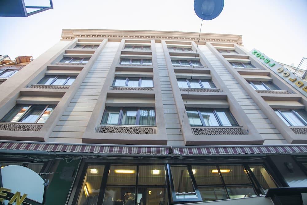 Hotel Golden Pen main