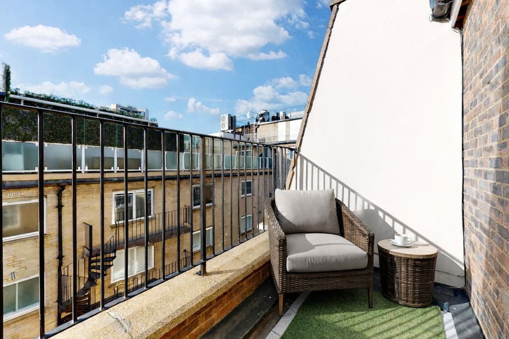 Park Lane Apartments/Clarges Street main