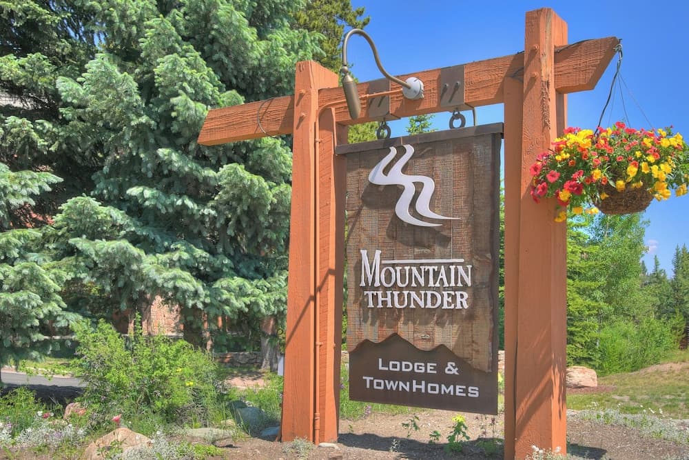 Mountain Thunder Lodge main