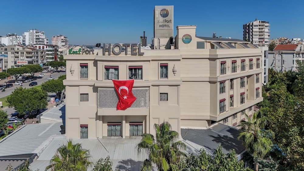 Leaf Port Boutique Hotel main