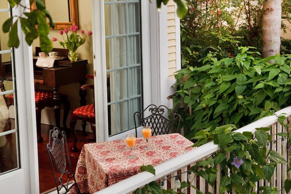 Azalea Inn