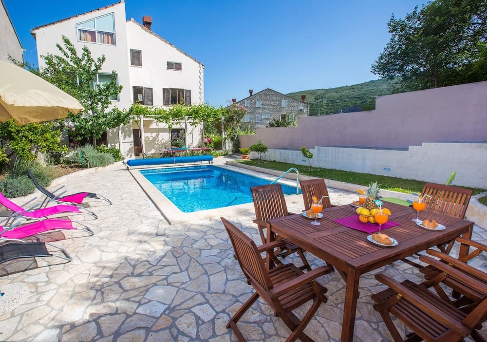 Apartments Villa Roza main