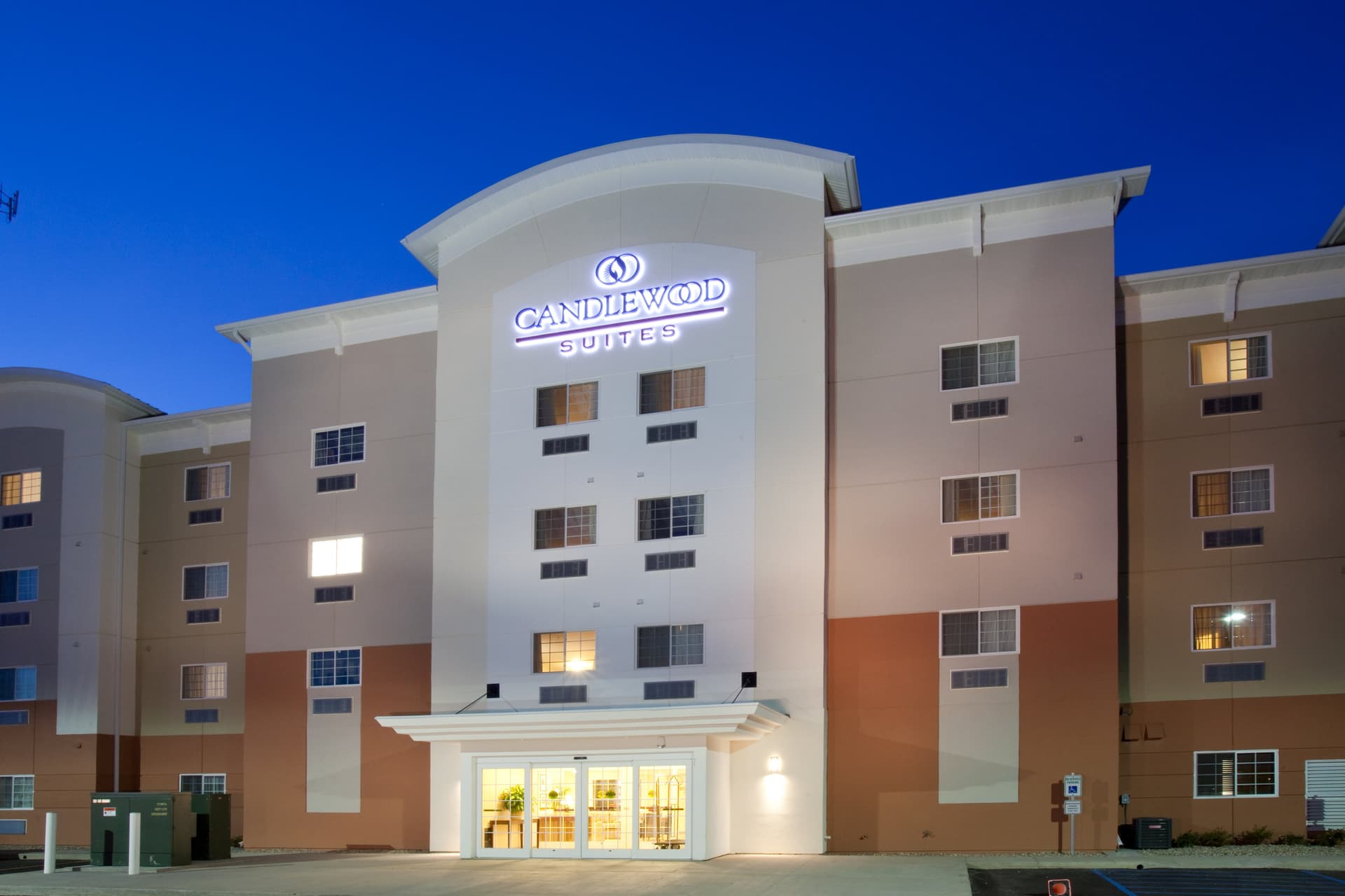 Candlewood Suites Minot main