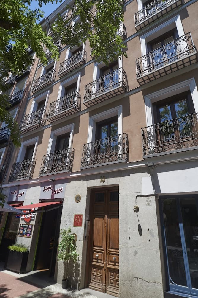 Apartments Slow Suites Luchana main