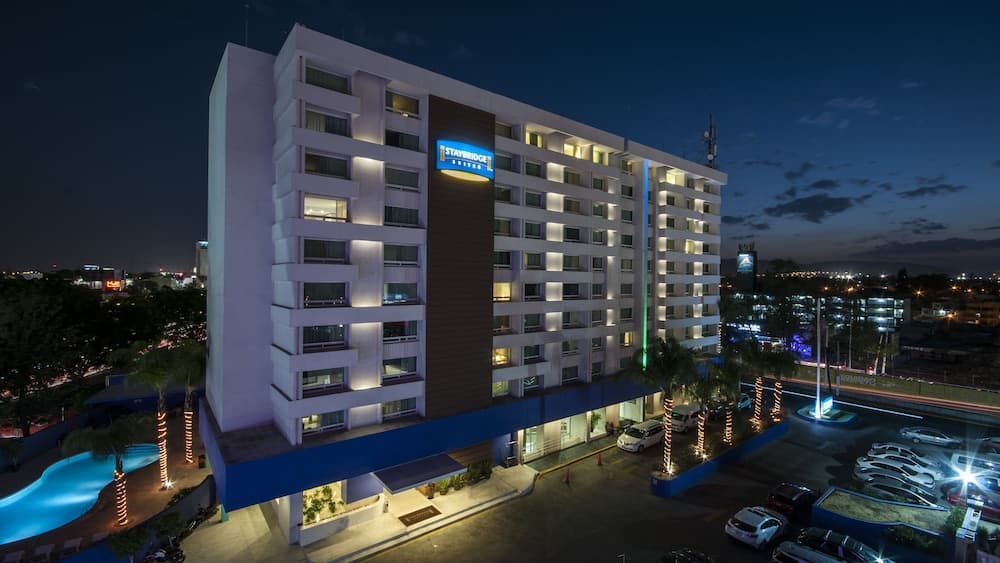 Staybridge Suites Guadalajara Expo main