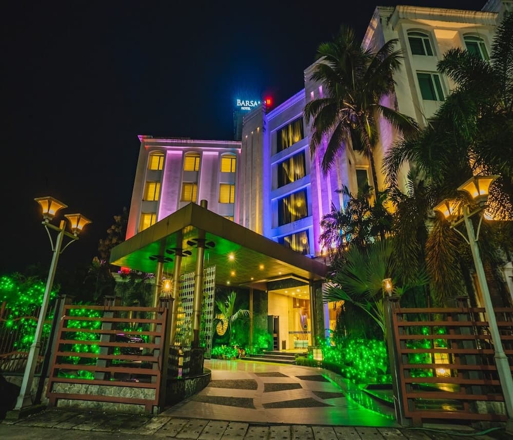 Barsana Hotel And Resort