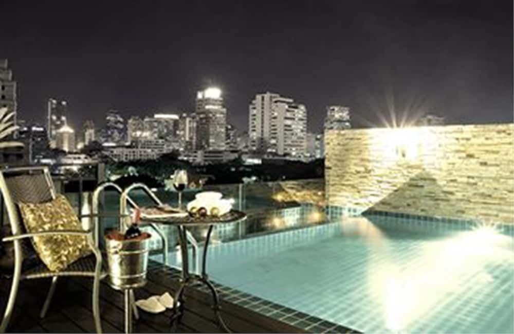 Rongratana Executive Residence main