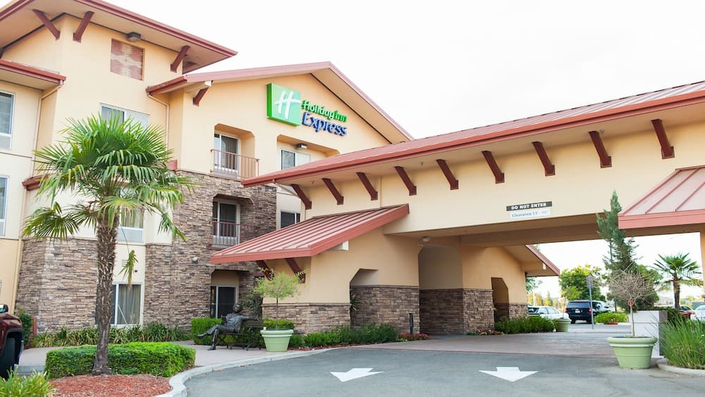 Holiday Inn Express & Suites Turlock-Hwy 99 main