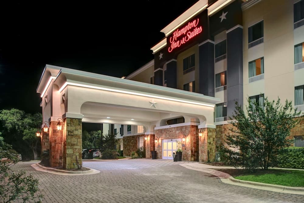 Hampton Inn & Suites Boerne main