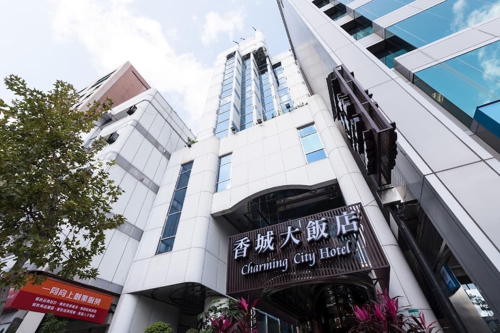 Charming City Hotel main
