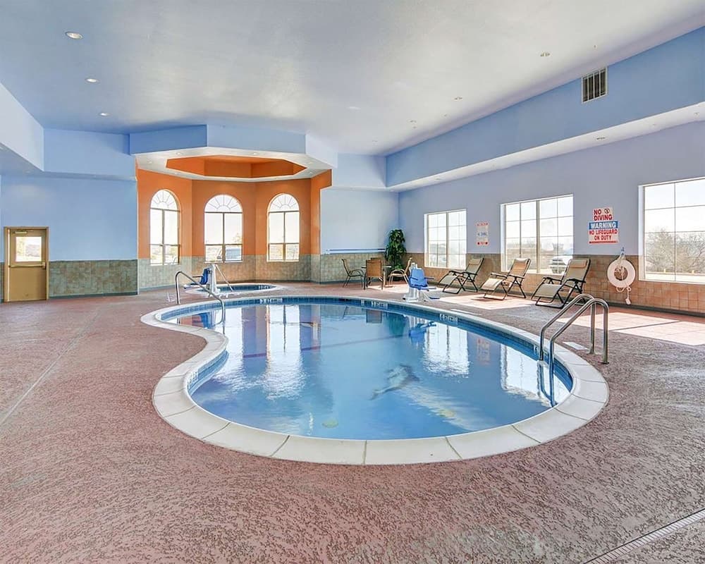 Comfort Suites main