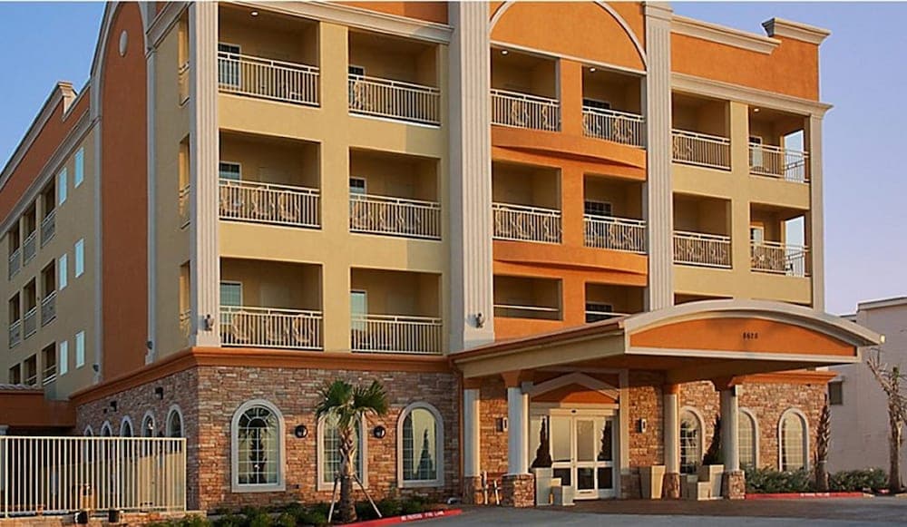 Holiday Inn Express Hotel & Suites Galveston West-Seawall main