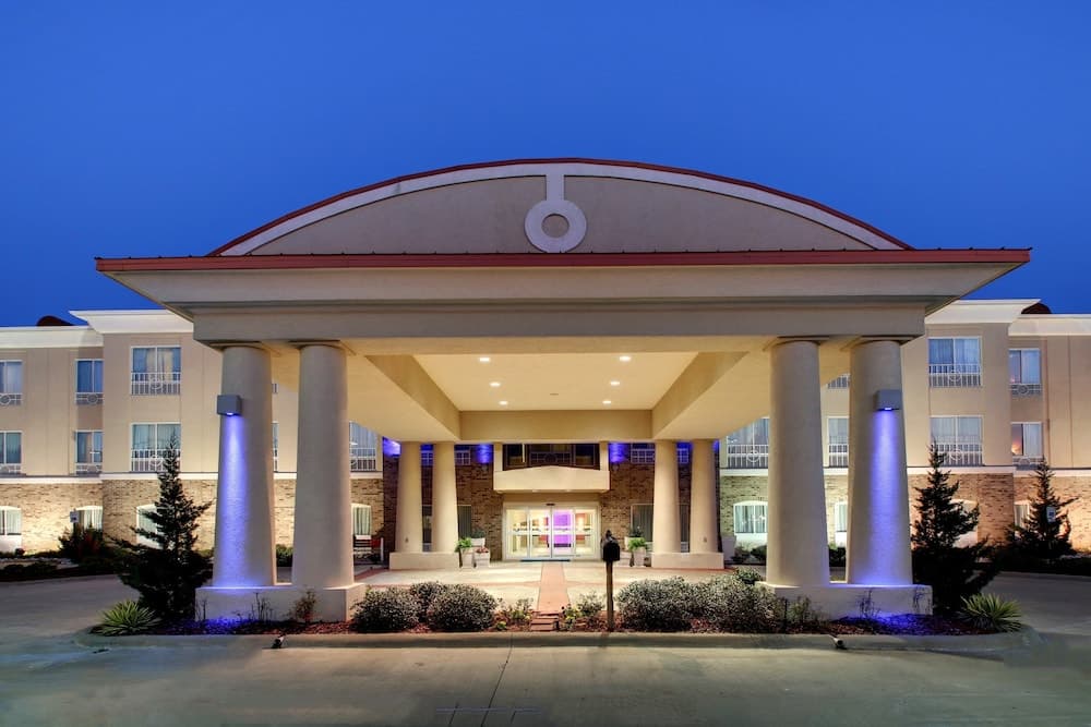 Holiday Inn Express Winona North main