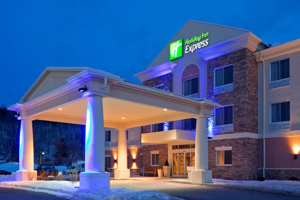 Holiday Inn Express & Suites West Coxsackie main