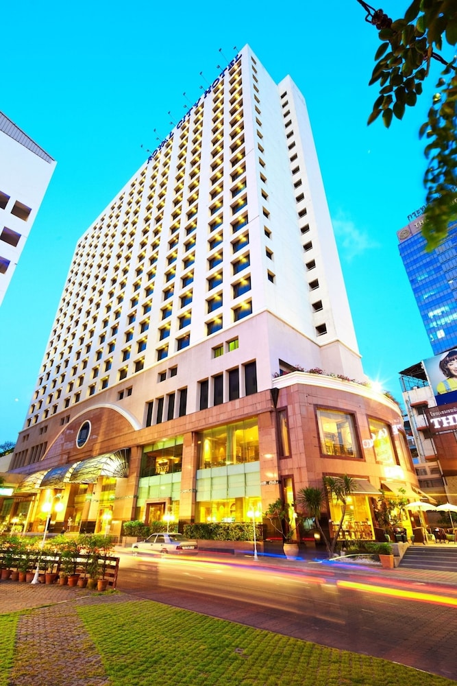 The Royal City Hotel main