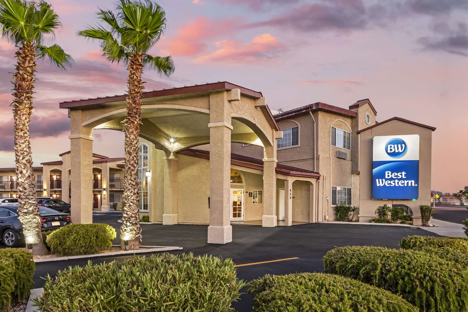 Best Western China Lake Inn main