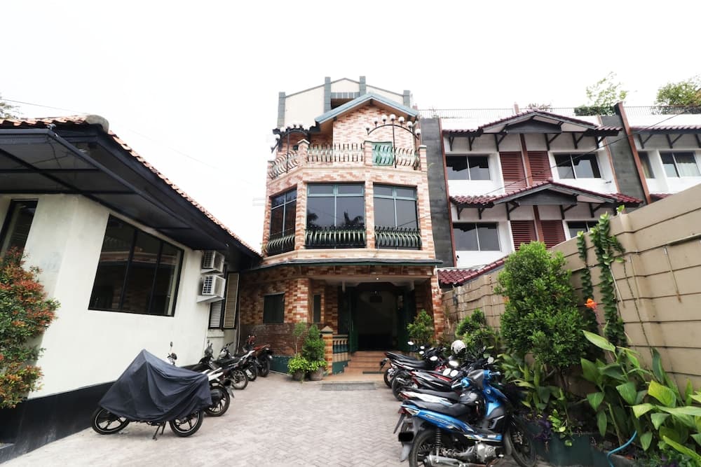 Hotel Alamanda main