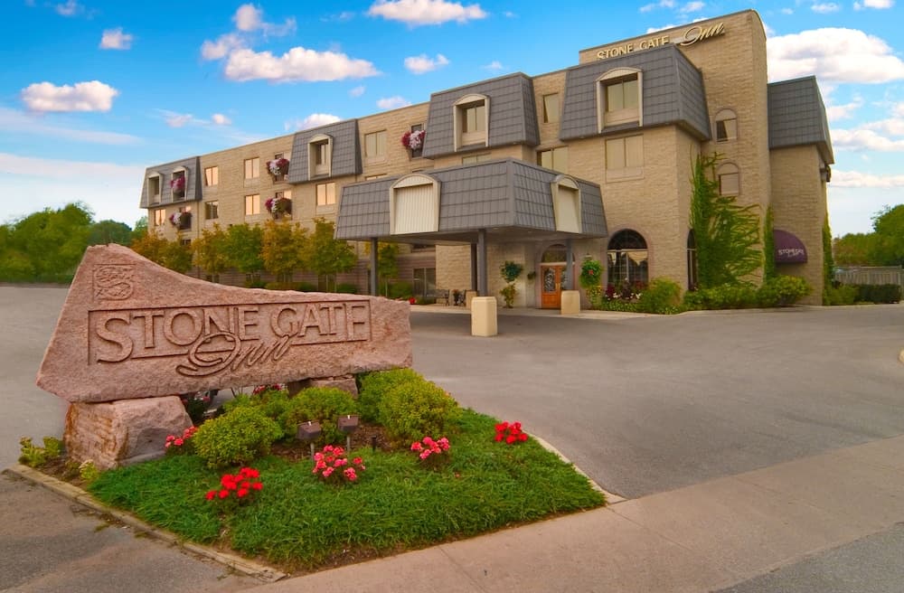 Stone Gate Inn main