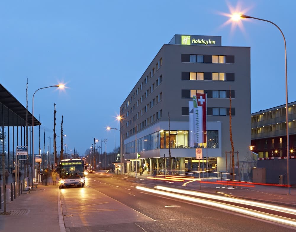 Holiday Inn Zurich Messe main